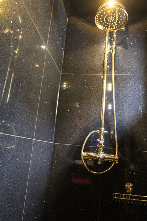 Goldene Dusche (geben) gegen Aufpreis Hure Montignies sur Sambre